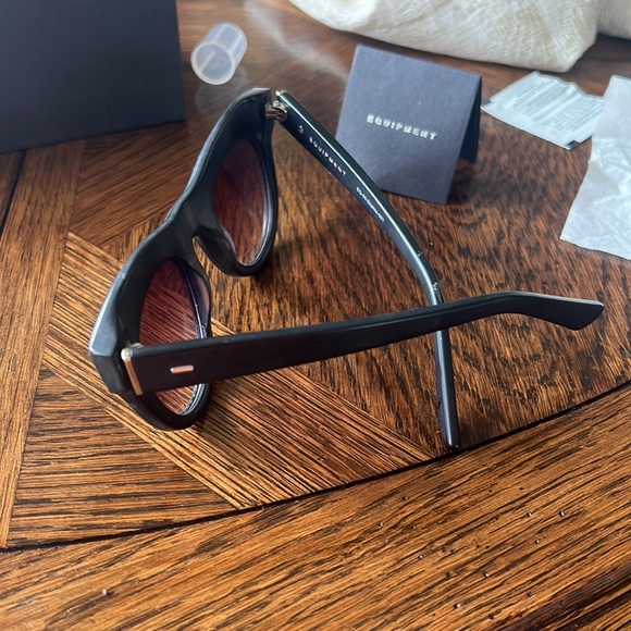 Equipment matte black cat eye sunglasses - Picture 4 of 7